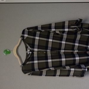 Peter Nygard top. 3x.